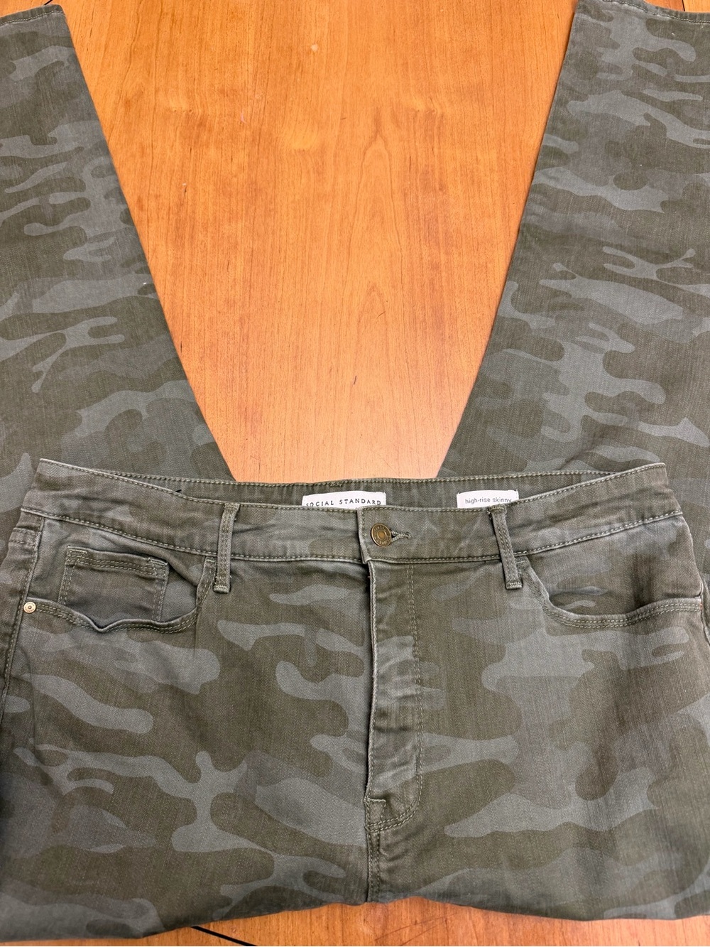 Sanctuary Social Standard Camo High-Rise Skinny Jeans Green | Edgy Streetwear 16